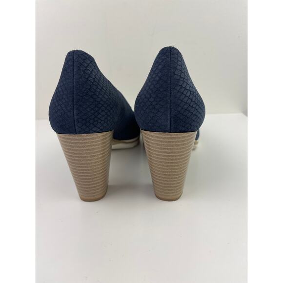 Marco Tozzi Blue Heels Snake Textured Almond Toe Block Heel Leather Size 39 8.5 - Picture 3 of 7